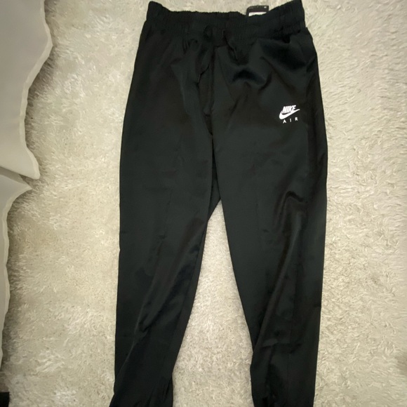 NIKE Joggers - Picture 1 of 2